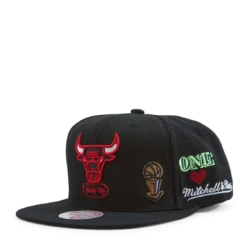 Mitchell & Ness Bulls Hyperlocal Snapback