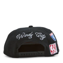 Mitchell & Ness Bulls Hyperlocal Snapback -SoleStory Butik 60563 12 003