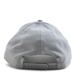 NEW ERA Nets Monochrome 9FORTY -SoleStory Butik 60616 85 003
