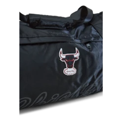 Mitchell & Ness Bulls Duffel Bag -SoleStory Butik 60660 65 007