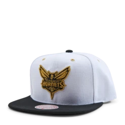 Mitchell & Ness Hornets Gold Pop Snapback