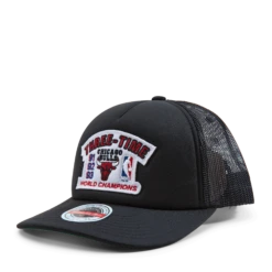 Mitchell & Ness Bulls 91-93 Championship Trucker