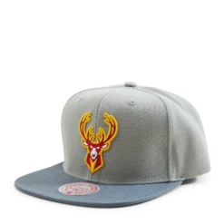 Mitchell & Ness Bucks Cool 3 Snapback