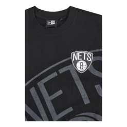 NEW ERA Nets Washed Pack Graphic Crew 8 NEW ERA Nets Washed Pack Graphic Crew -SoleStory Butik 60748 21 003