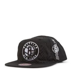 Mitchell & Ness Brooklyn Nets Nylon Szn Deadstock