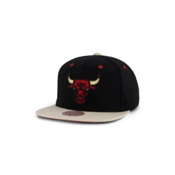 Mitchell & Ness Bulls Pin Drop Snapback
