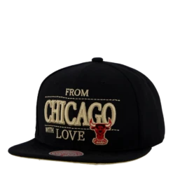Mitchell & Ness Bulls With Love Snapback HWC