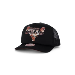 Mitchell & Ness Bulls Rock On Trucker